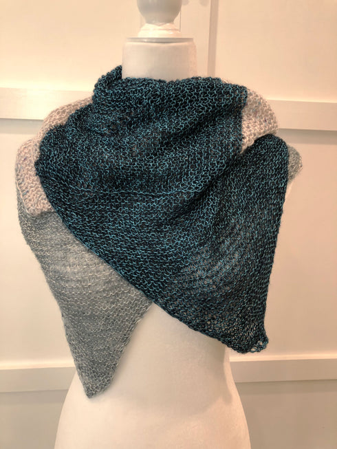 Modular KNITTING PATTERN: Shaded Square Scarf